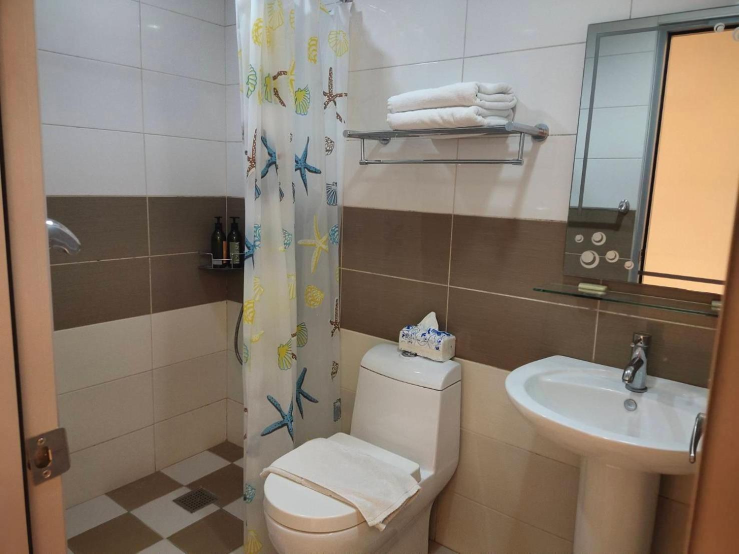 Xiao Songzi Station Maeda Elevator Guesthouse Hualien City Exterior photo