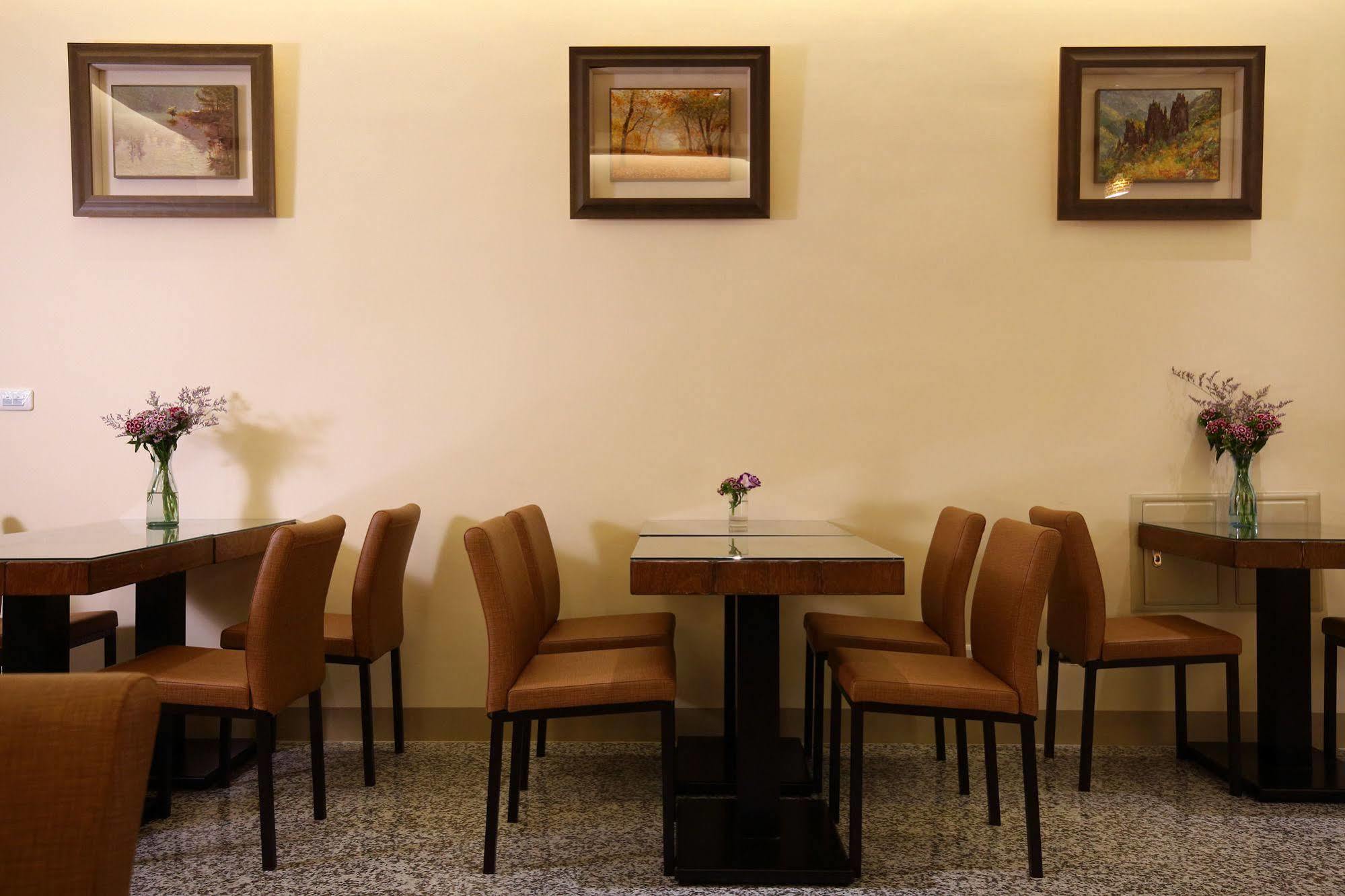 Xiao Songzi Station Maeda Elevator Guesthouse Hualien City Exterior photo