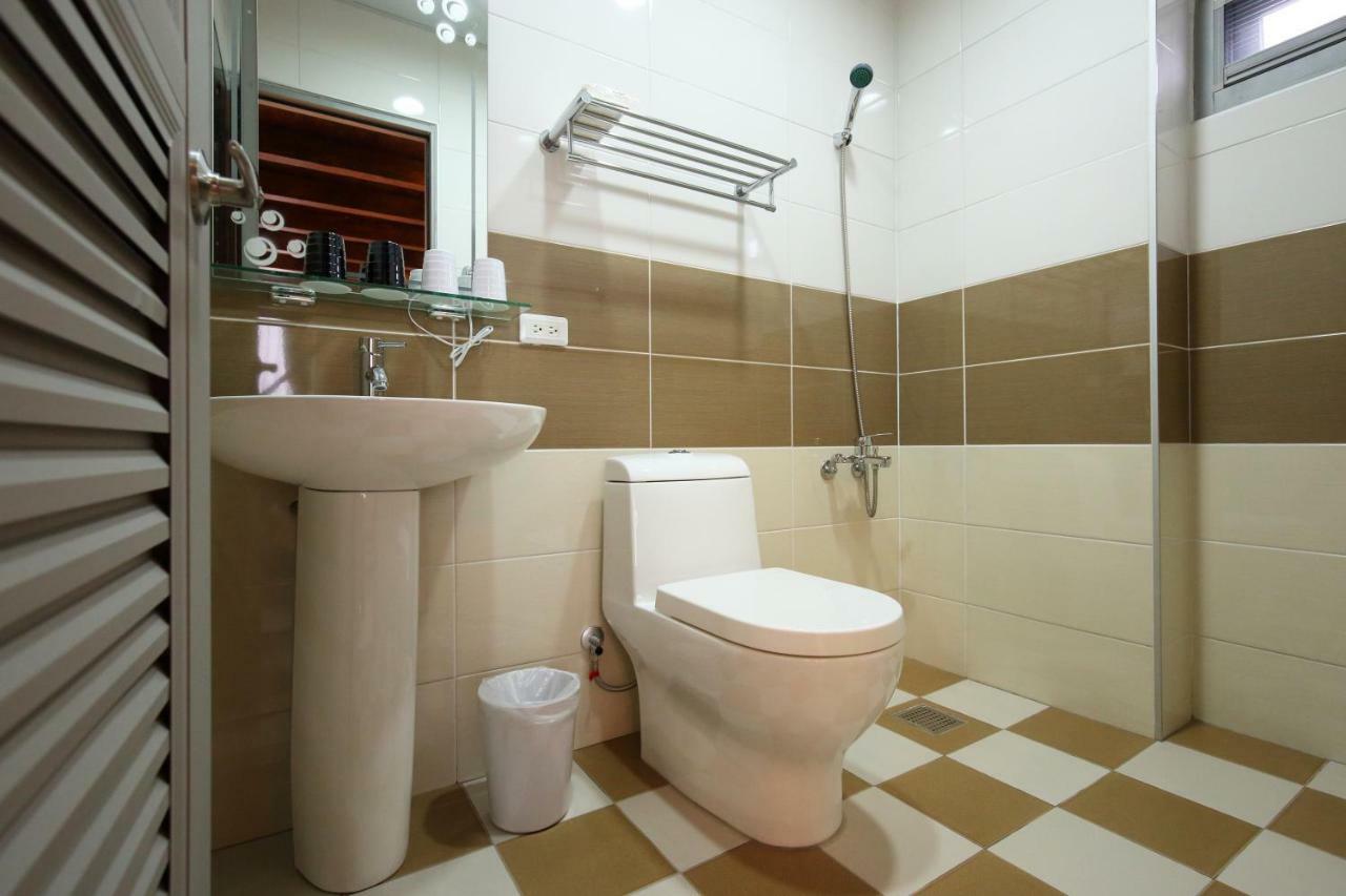 Xiao Songzi Station Maeda Elevator Guesthouse Hualien City Exterior photo