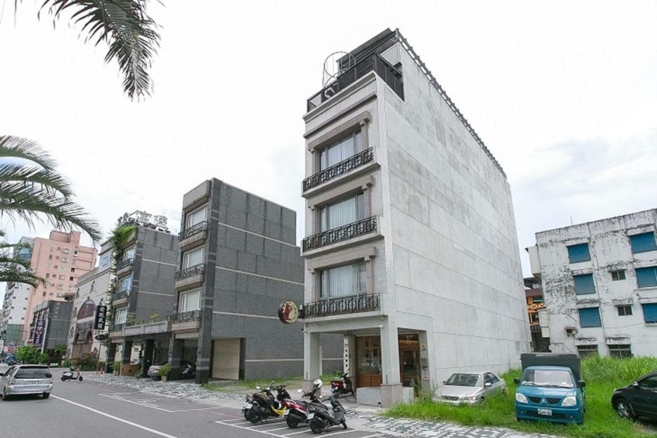 Xiao Songzi Station Maeda Elevator Guesthouse Hualien City Exterior photo