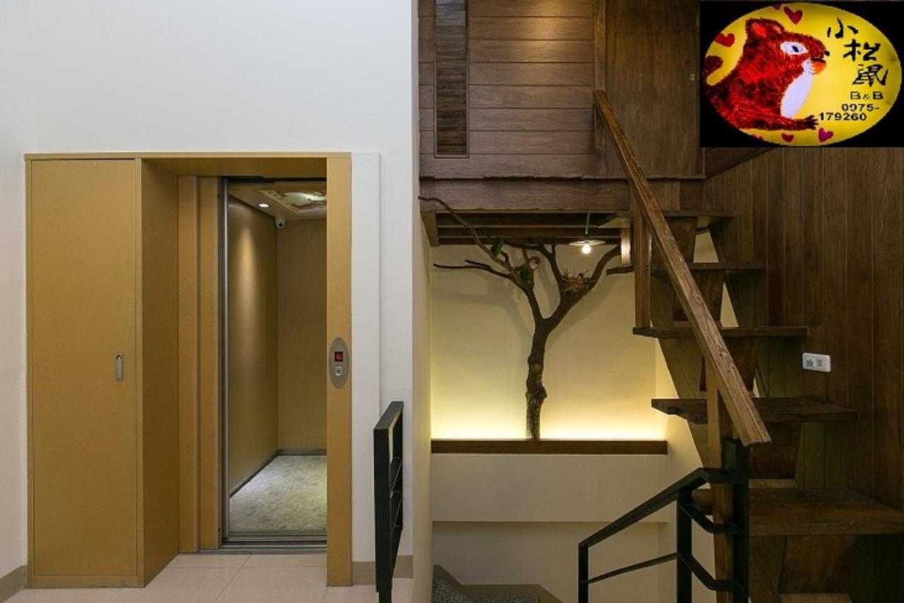 Xiao Songzi Station Maeda Elevator Guesthouse Hualien City Exterior photo